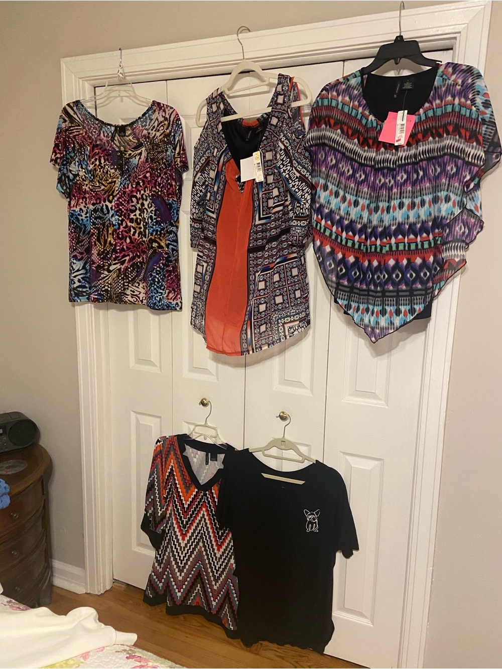 Mixed Graphic and Patterned Women's Tops - Multicolor
New Directions